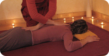 Maud Zanutto, relaxologue corporel exerce les techniques de relaxation corporelle et massages de bien-être à Roanne et sa région